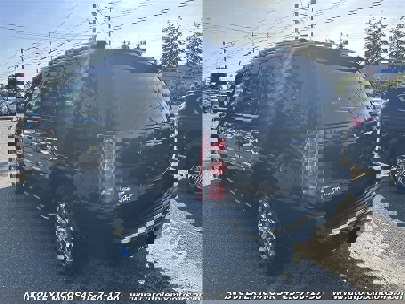 Used 2011 GMC Yukon Denali image 5