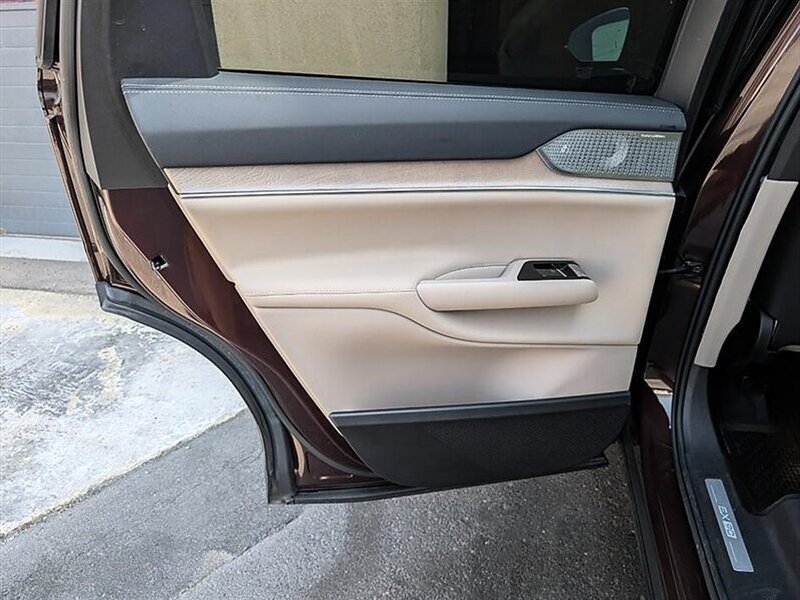 Used 2025 Volvo EX90 Ultra AWD/4WD image 25