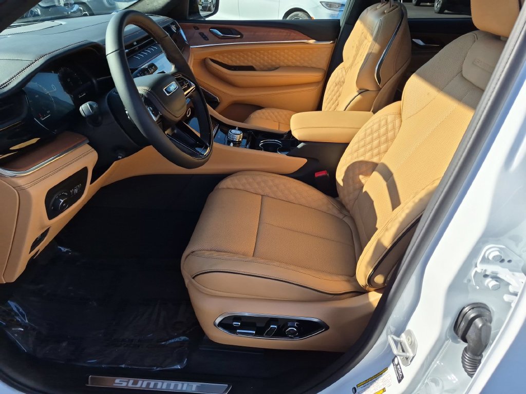 New 2027 Jeep Grand Cherokee L Summit AWD/4WD image 11