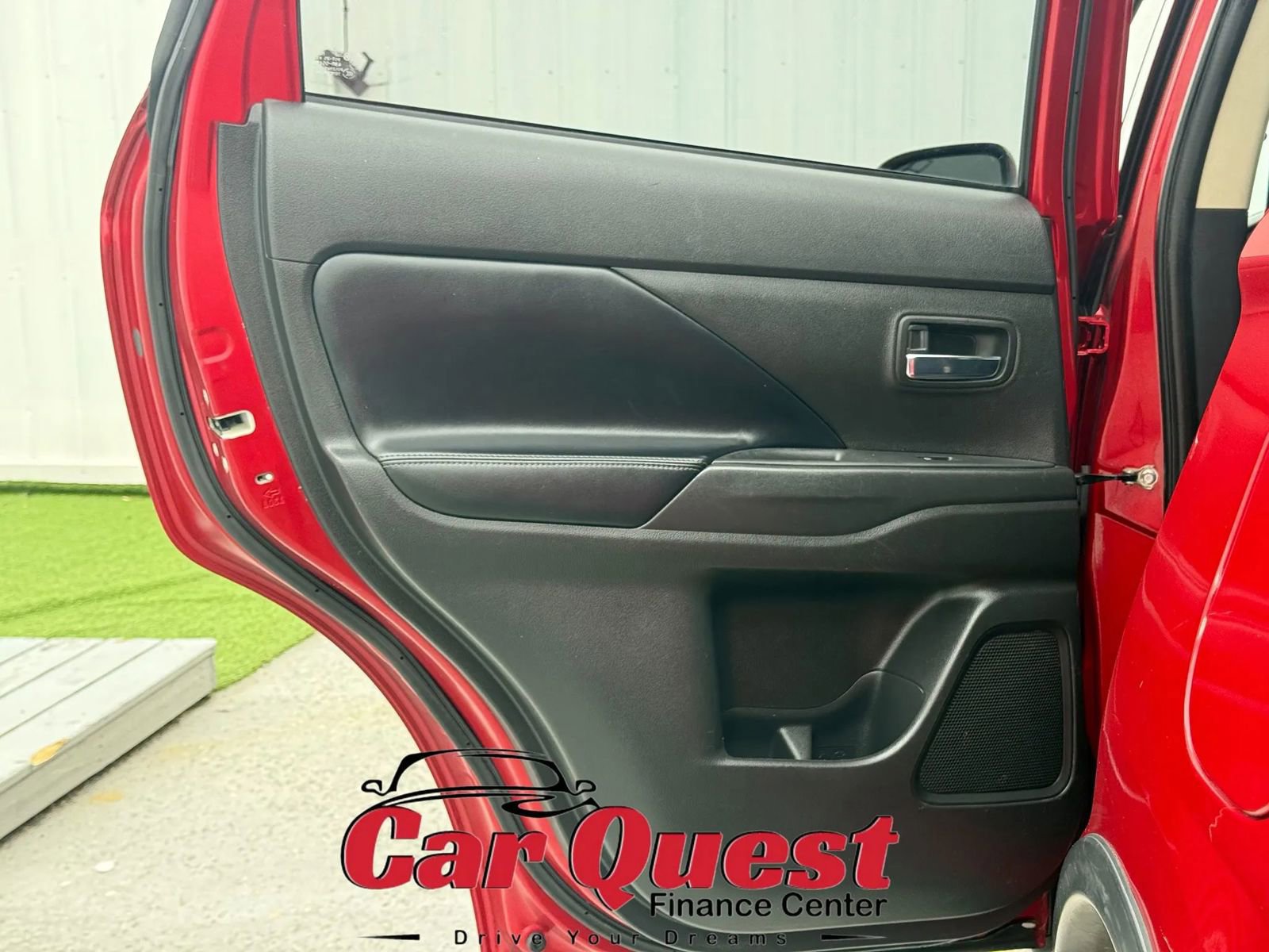 Used 2019 Mitsubishi Outlander SEL AWD/4WD image 12