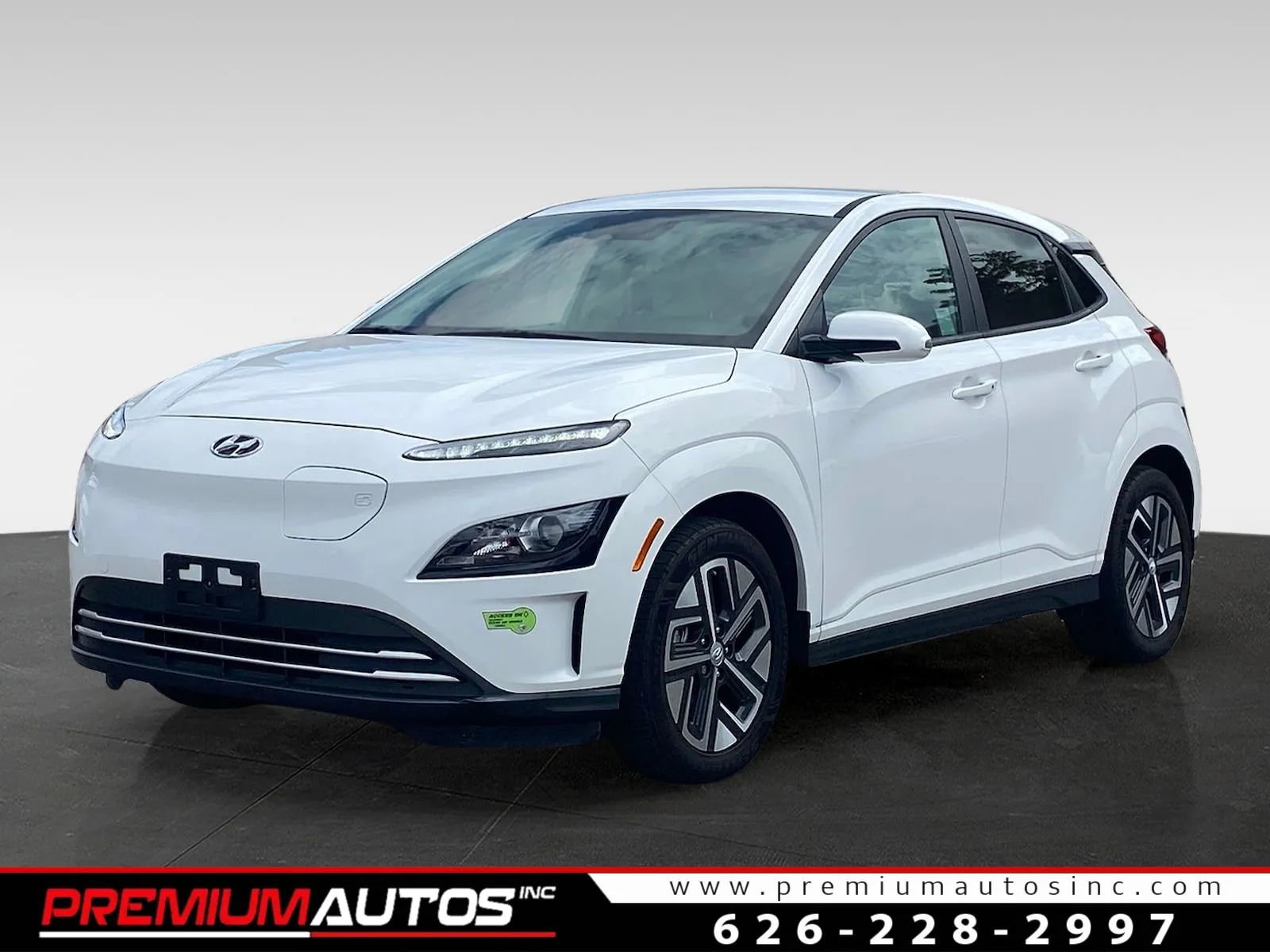 Used 2023 Hyundai Kona SE FWD image 1