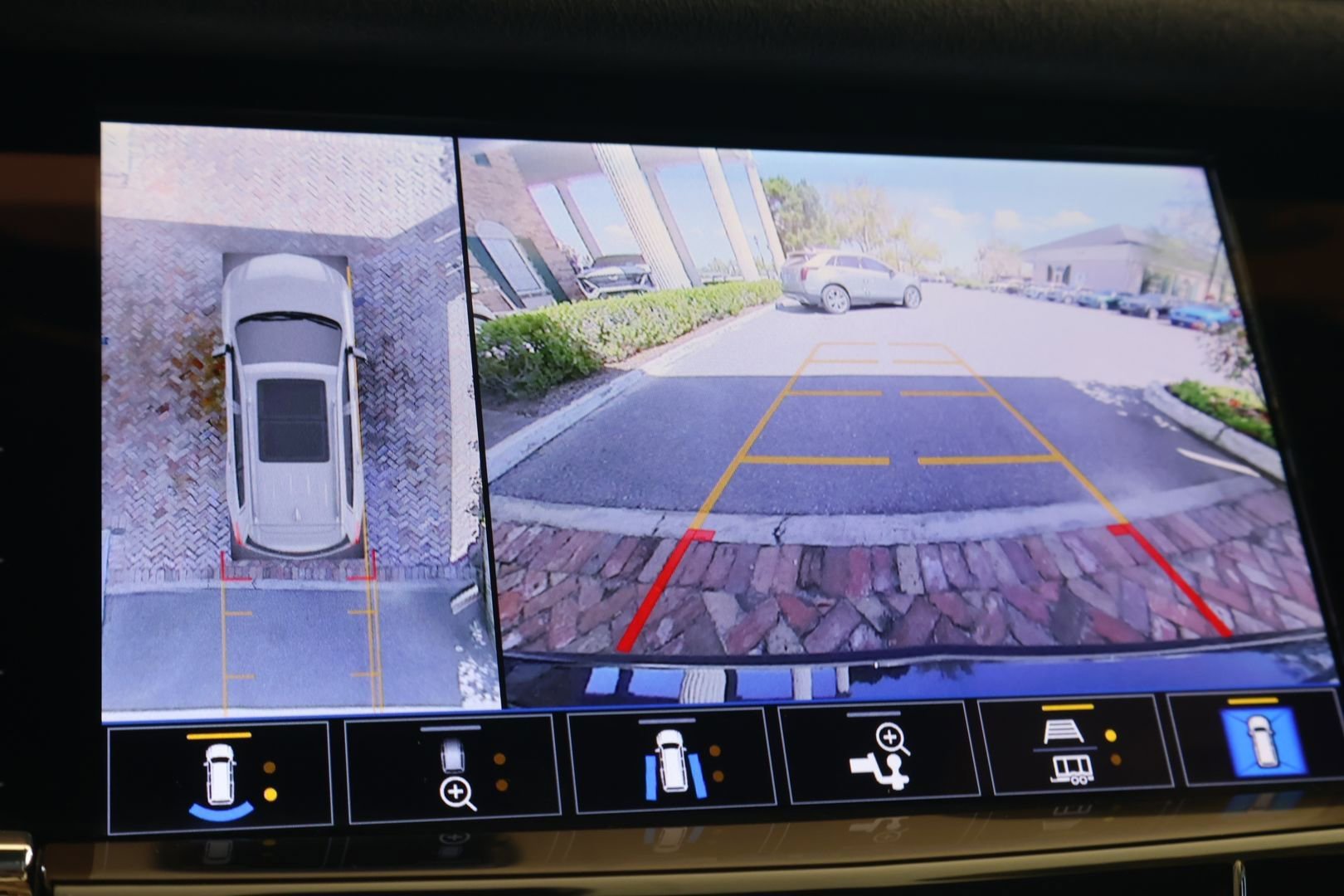 Certified 2025 Cadillac XT6 Premium Luxury w/ Platinum Package image 27