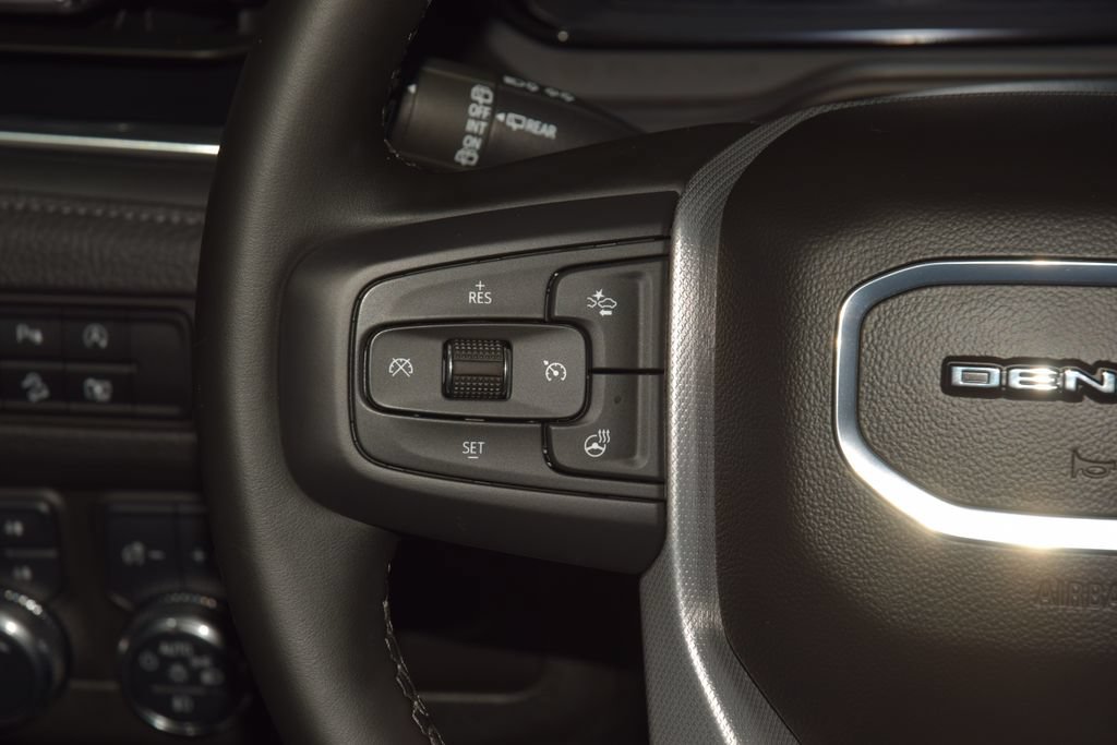 Used 2024 GMC Yukon Denali AWD/4WD image 39