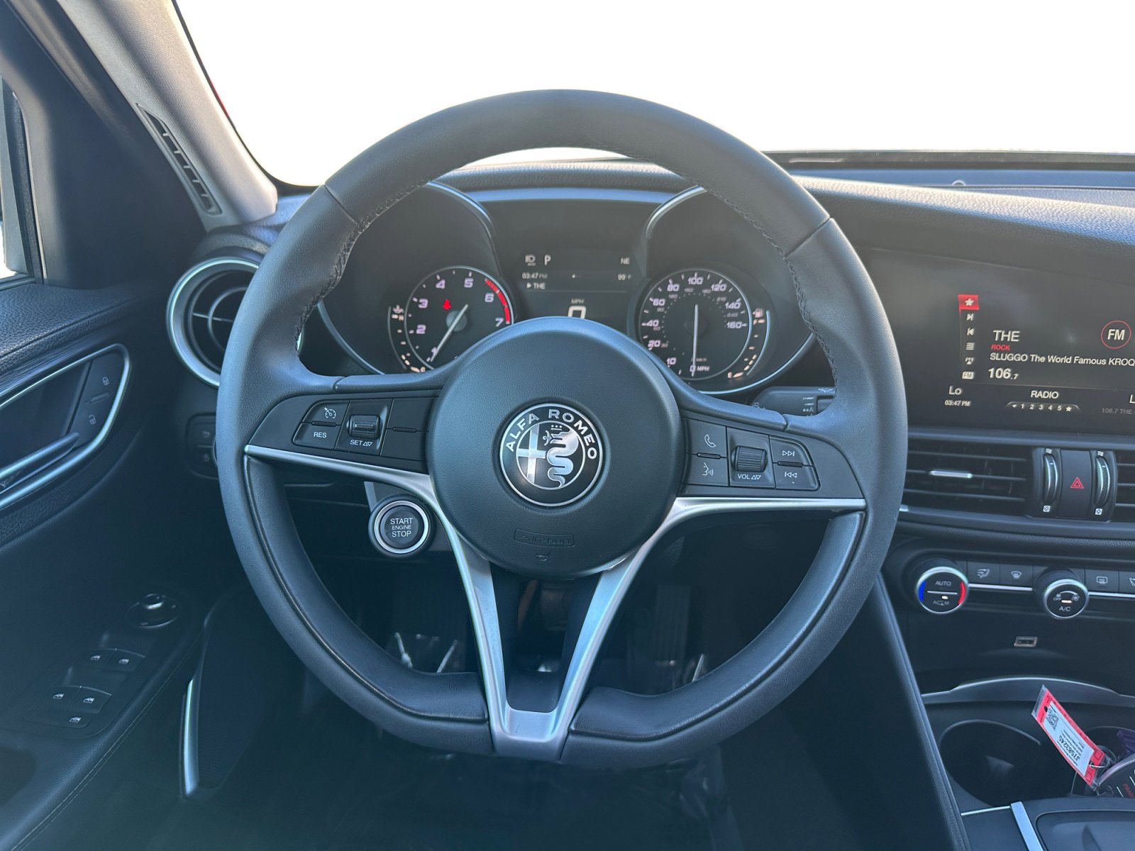 Used 2018 Alfa Romeo Giulia image 12