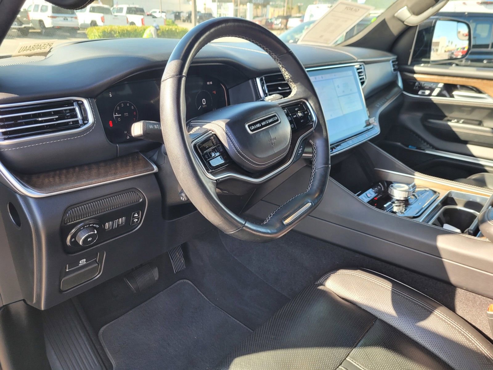 Used 2023 Jeep Grand Wagoneer L Series II image 16