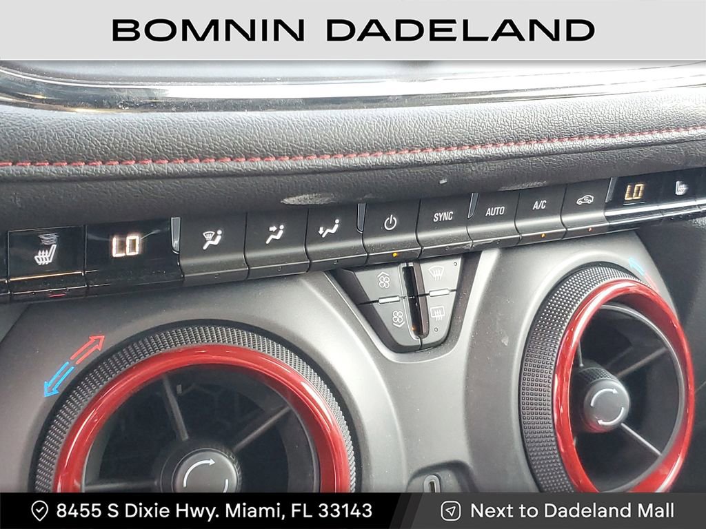 Used 2022 Chevrolet Blazer RS w/ Enhanced Convenience Package image 25