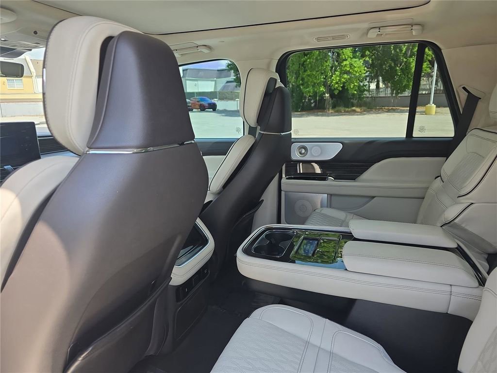 Certified 2023 Lincoln Navigator Black Label AWD/4WD image 14