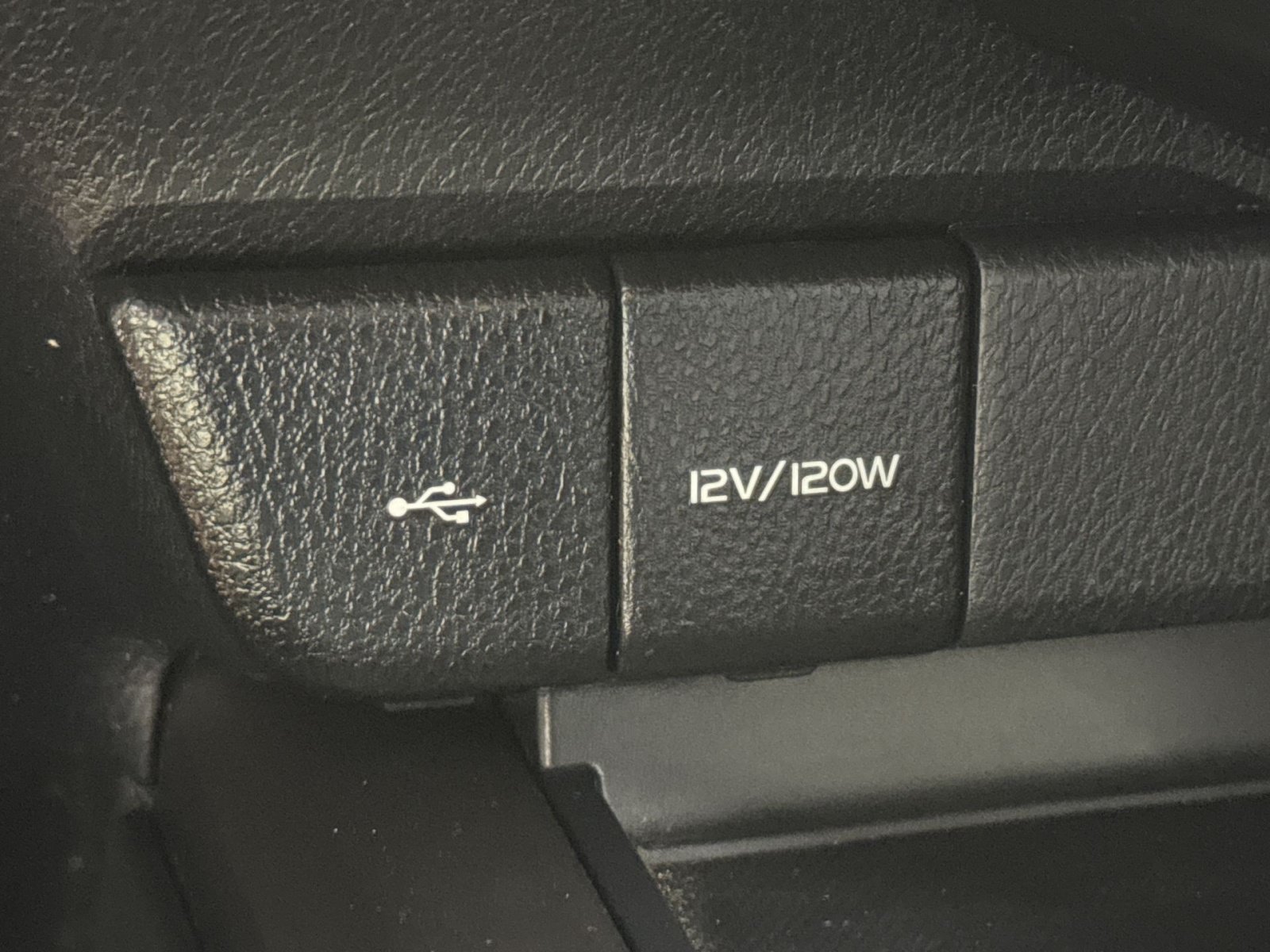 Used 2023 Toyota Camry SE AWD/4WD image 32