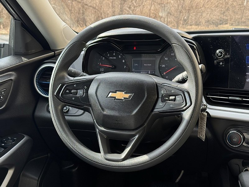 Used 2024 Chevrolet Trax LS w/ Driver Confidence Package FWD image 8