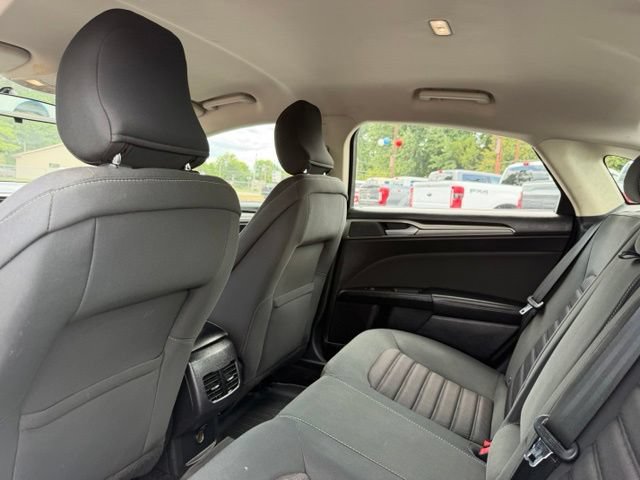 Used 2018 Ford Fusion SE w/ Fusion SE Technology Package FWD image 20