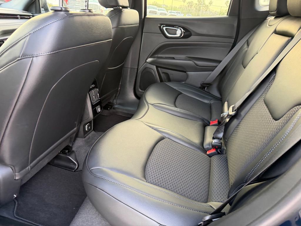 New 2026 Jeep Compass Latitude AWD/4WD image 10
