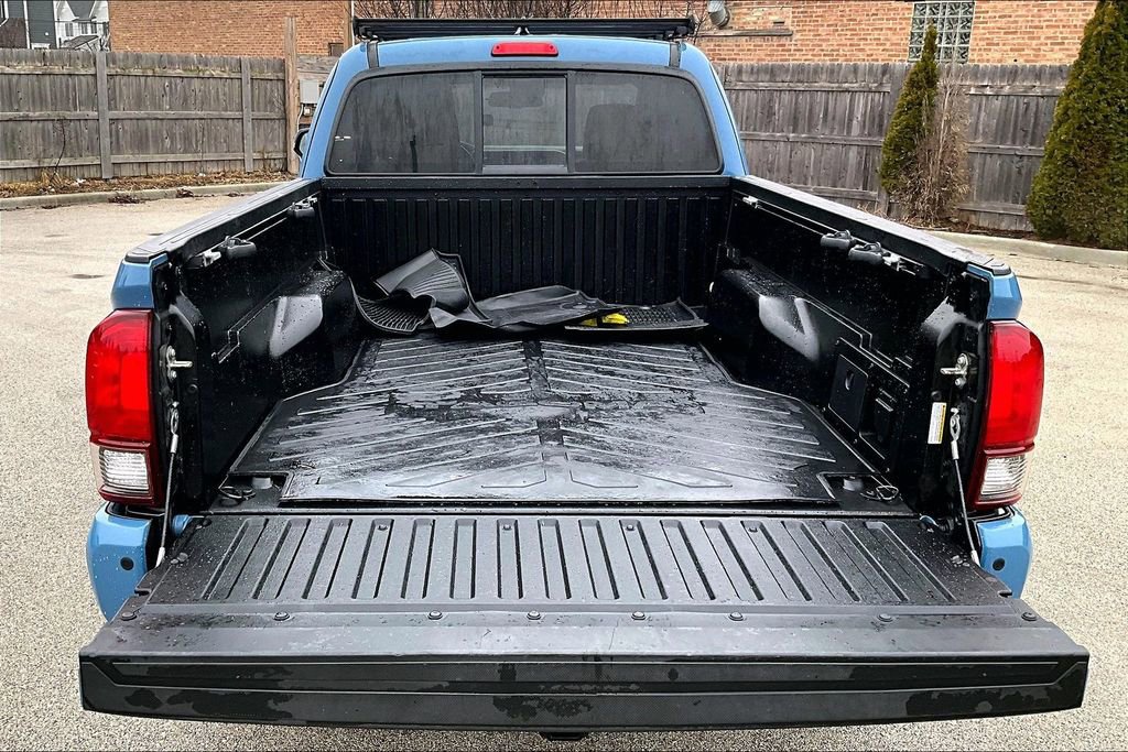 Used 2019 Toyota Tacoma TRD Off-Road image 32