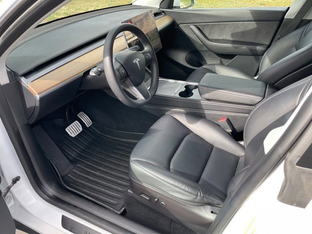 Used 2022 Tesla Model Y Performance AWD/4WD image 11