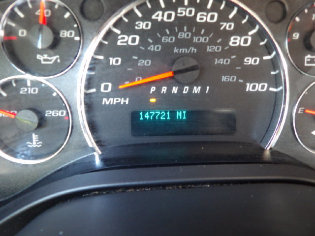 Used 2010 Chevrolet Express 2500 Extended w/ Preferred Equipment Group RWD image 16