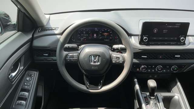 Used 2025 Honda Accord SE image 10