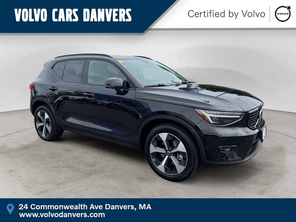 Certified 2026 Volvo XC40 B5 Plus AWD/4WD image 1