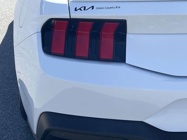Used 2024 Ford Mustang Premium image 19