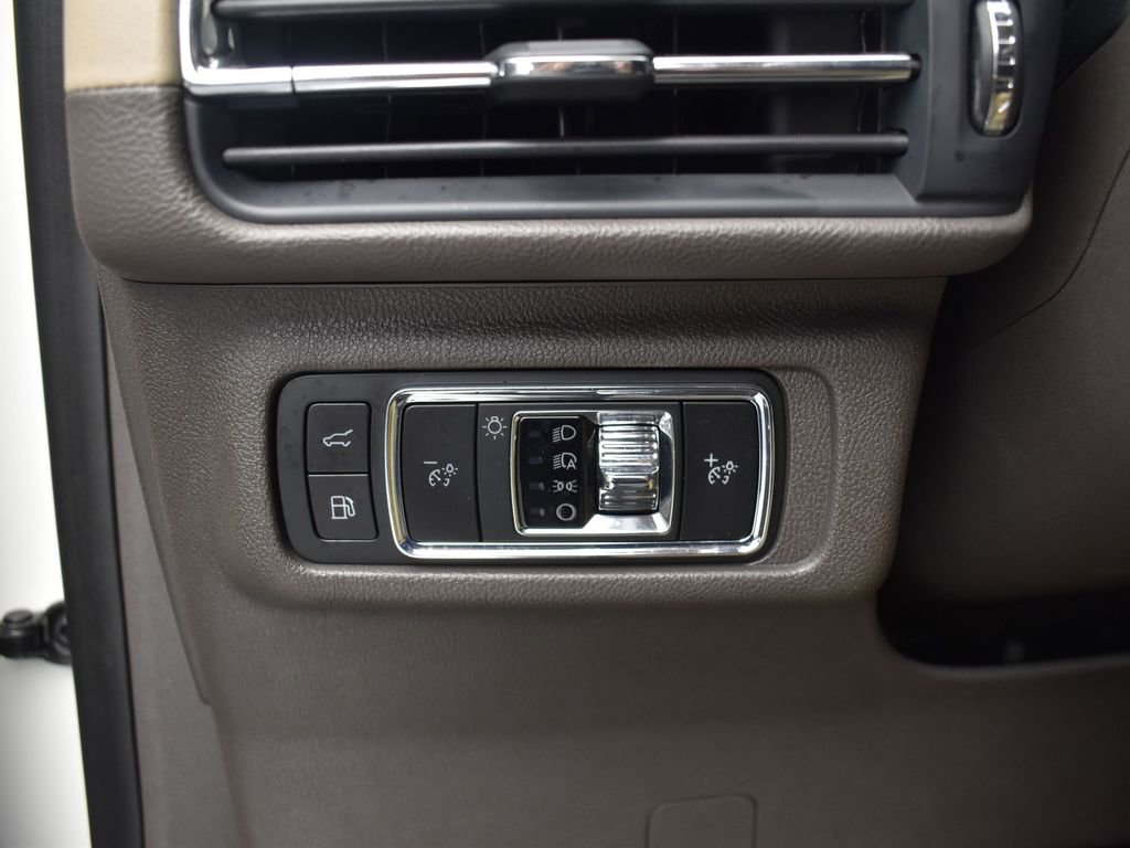 Used 2024 Lincoln Corsair Grand Touring w/ Equipment Group 302A image 15