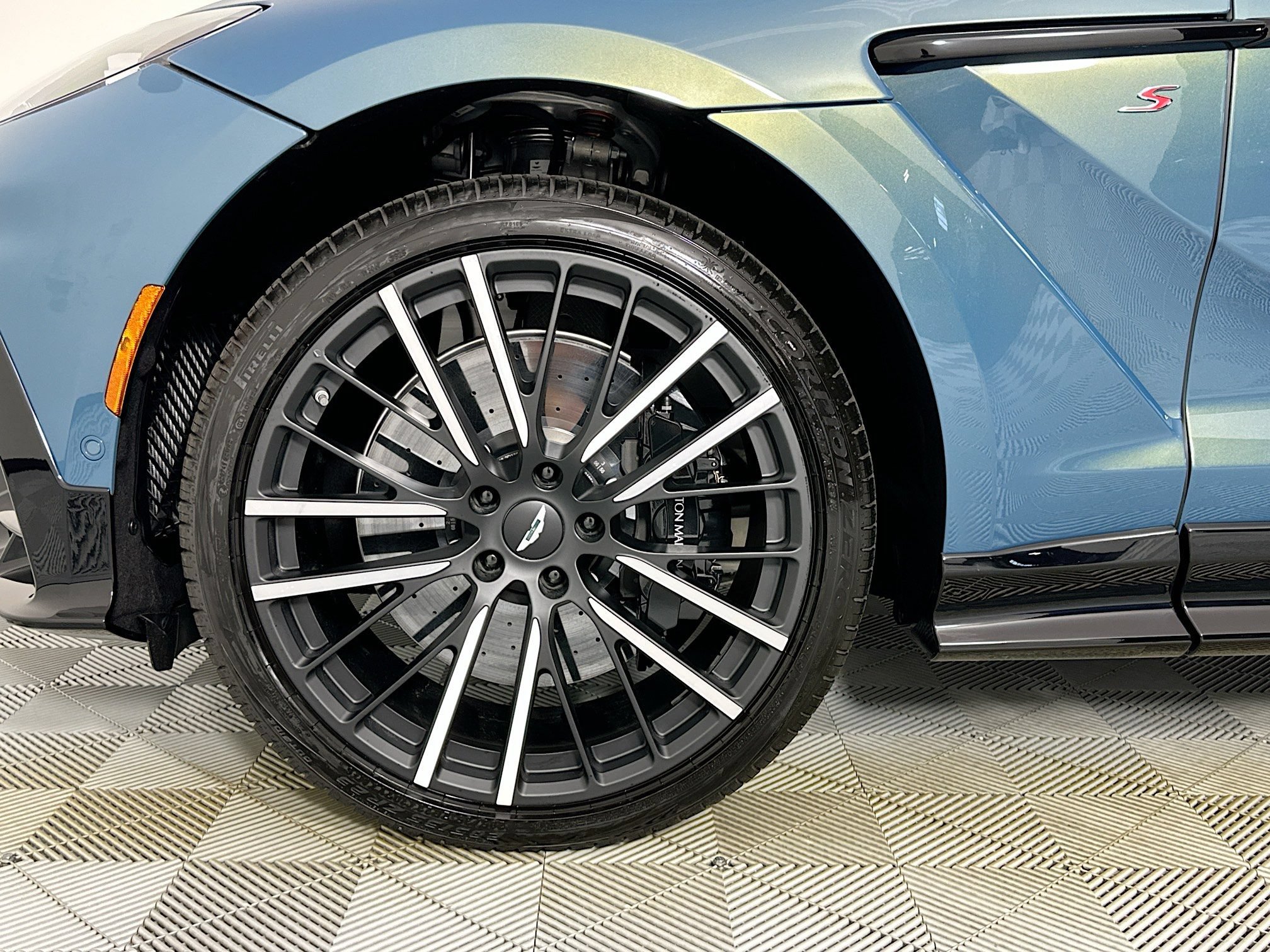 New 2026 Aston Martin DBX S AWD/4WD image 9