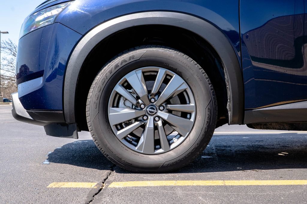 Used 2024 Nissan Pathfinder SV FWD image 10