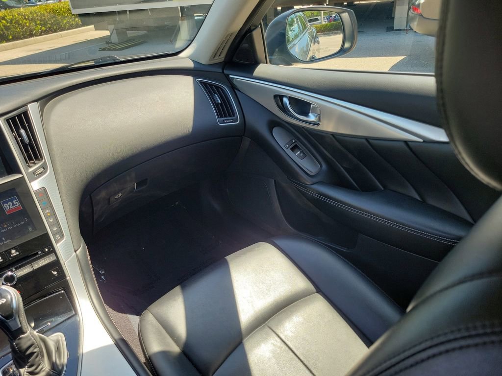 Used 2021 INFINITI Q50 Luxe RWD image 17