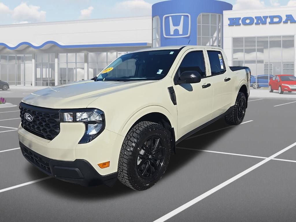 Used 2025 Ford Maverick XL w/ Equipment Group 102A image 3