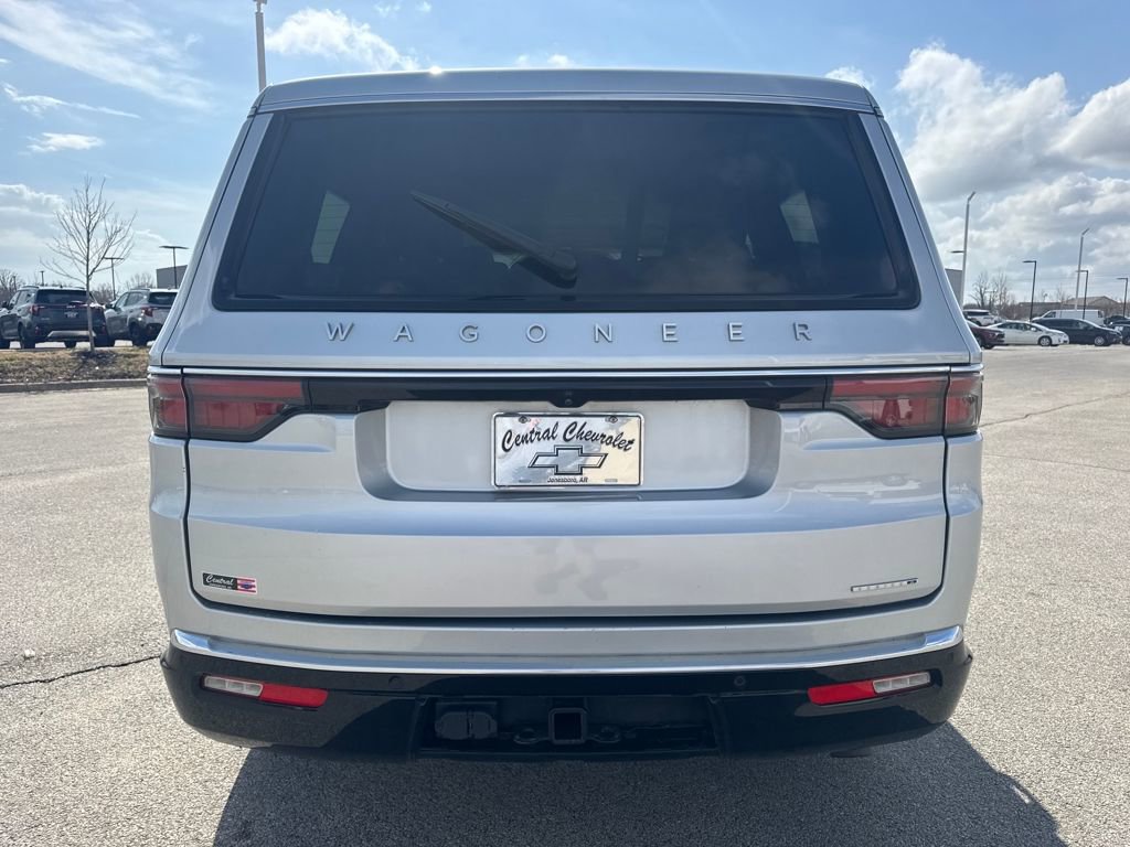 Used 2024 Jeep Wagoneer Series II w/ Flexible Seating Group image 5