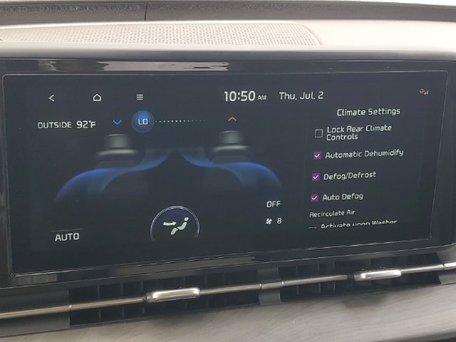 Used 2024 Kia Carnival EX FWD image 31