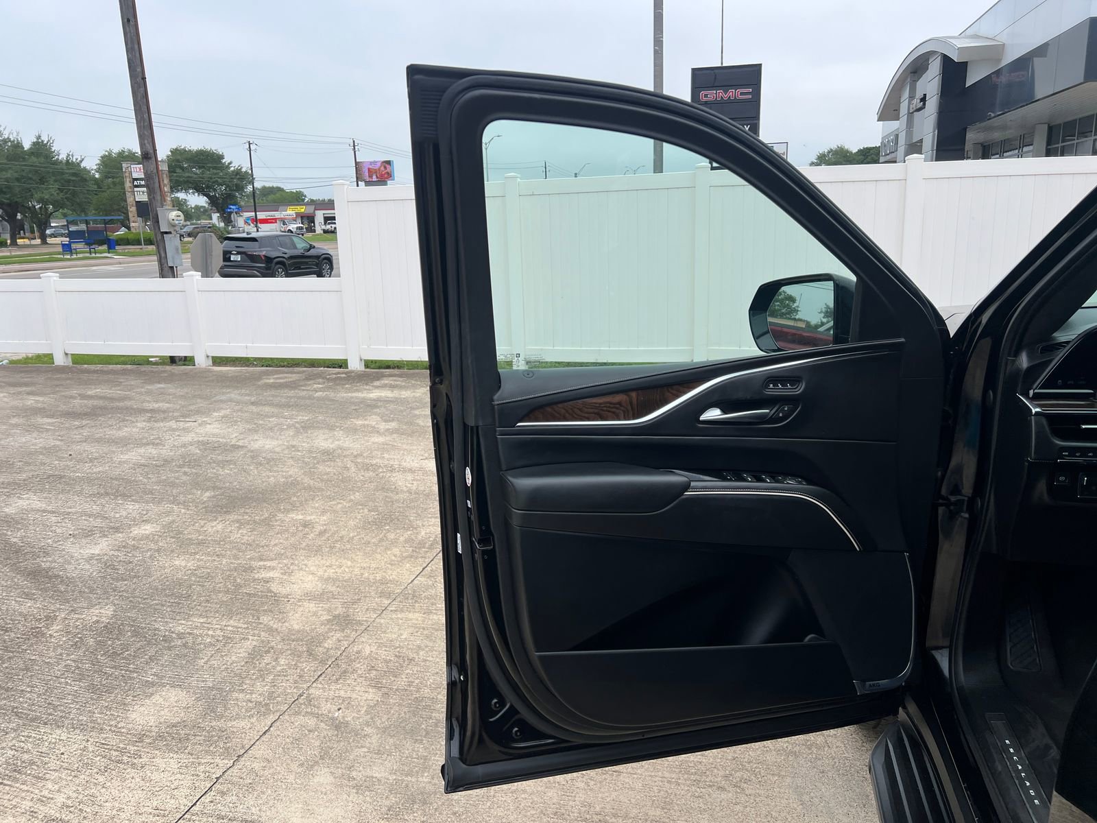 Used 2021 Cadillac Escalade Sport Platinum RWD image 18