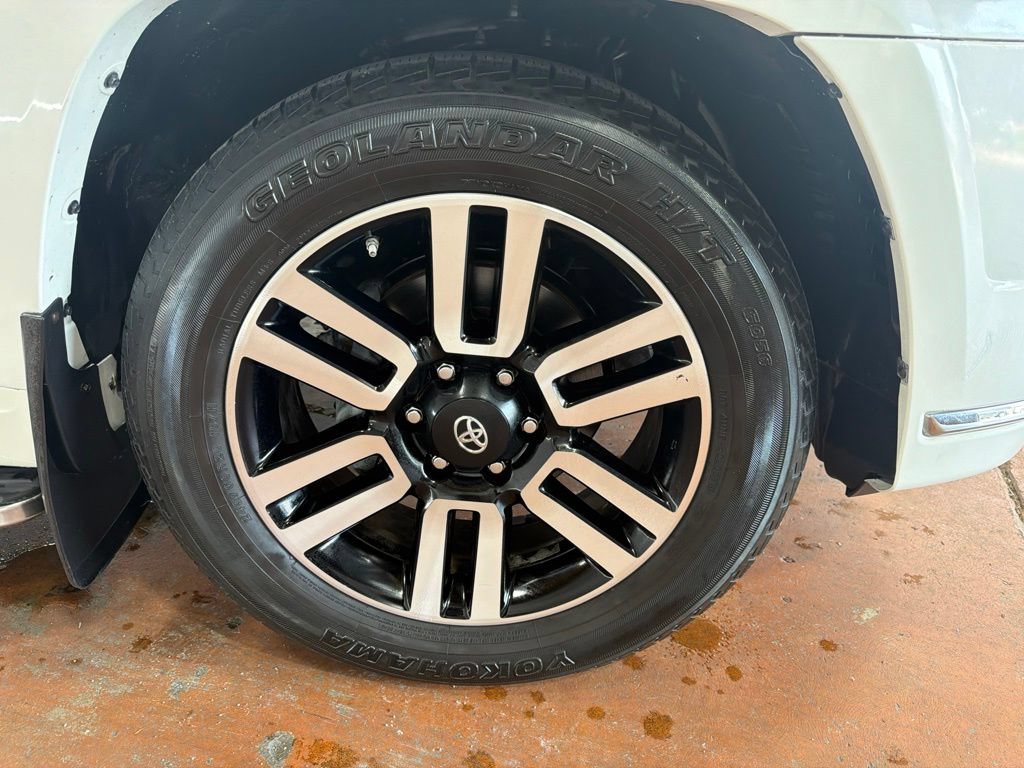 Used 2020 Toyota 4Runner Limited RWD image 10