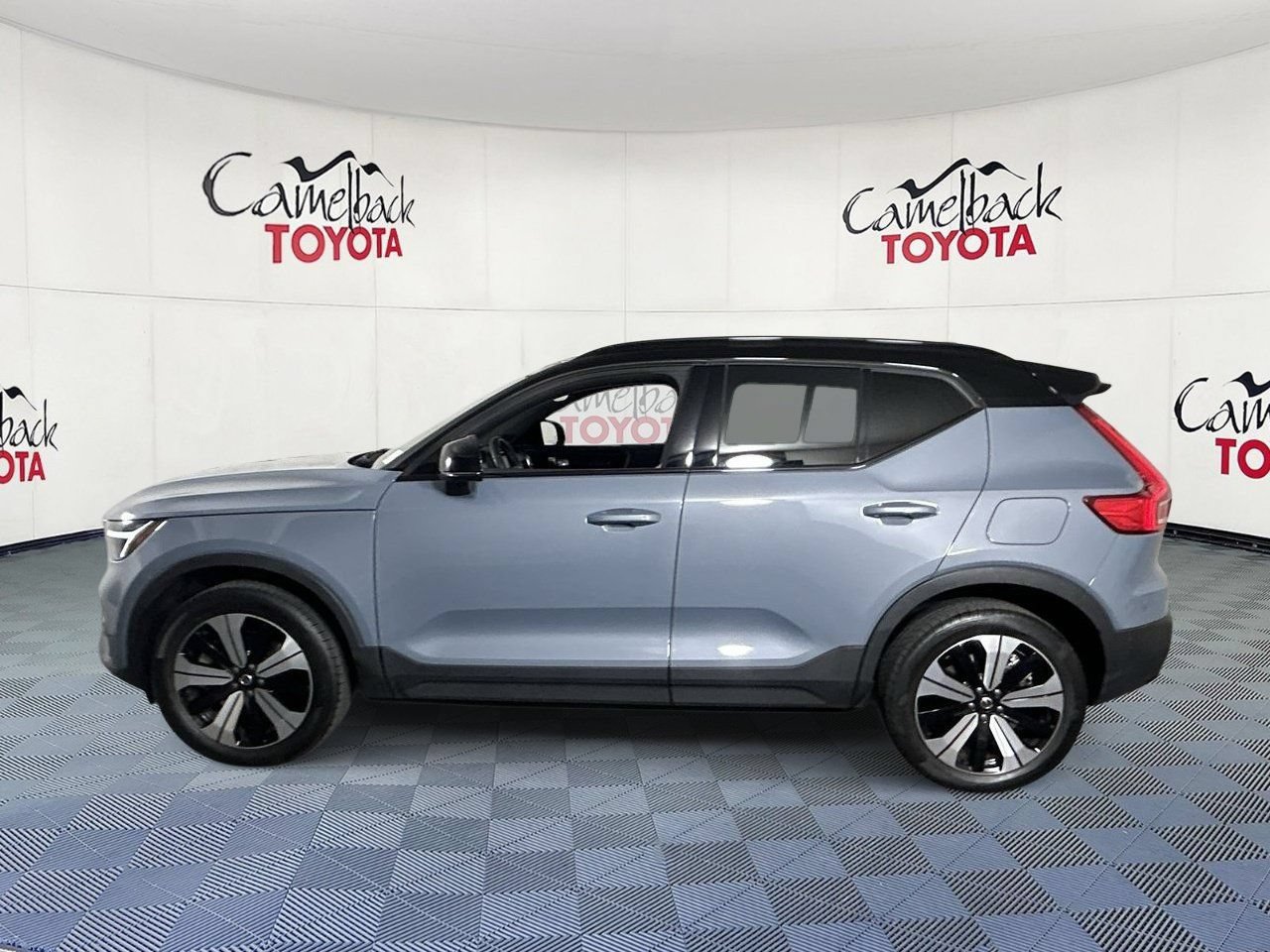 Used 2023 Volvo XC40 Recharge Plus AWD/4WD image 5