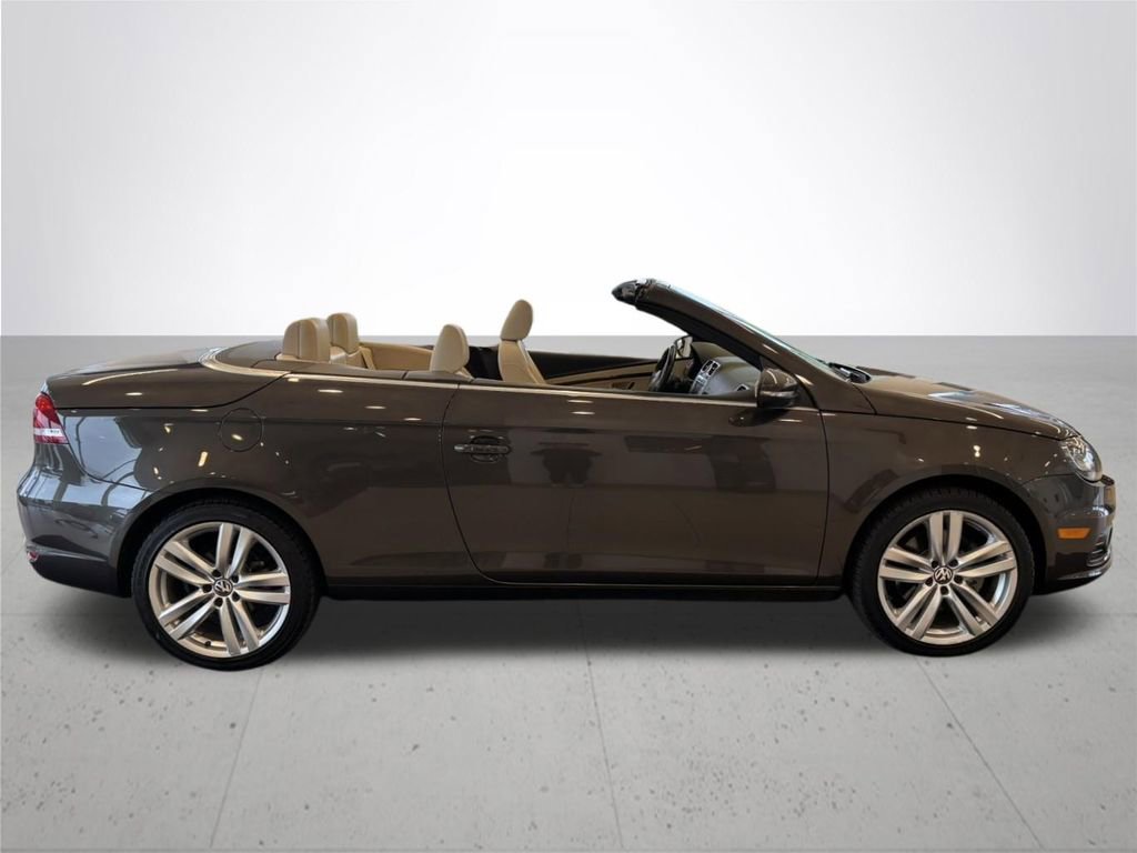 Used 2015 Volkswagen Eos Executive image 16