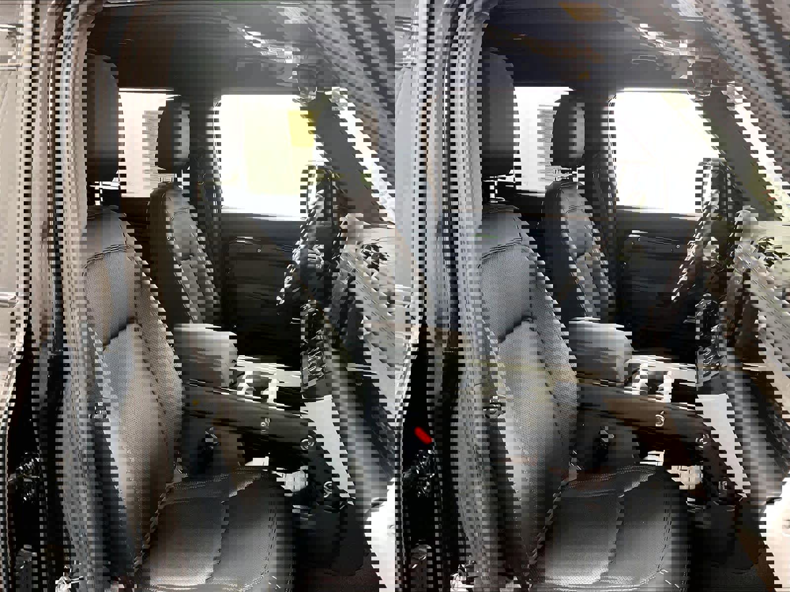 Used 2025 Land Rover Defender 110 S image 11