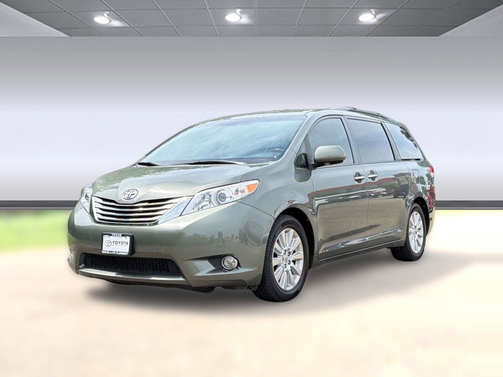 Used 2012 Toyota Sienna Limited w/ Premium Pkg image 2