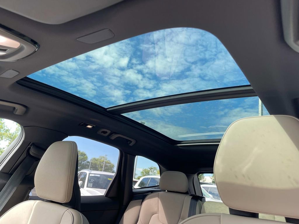 New 2026 Volvo XC60 B5 Plus w/ Protection Package Premier image 24