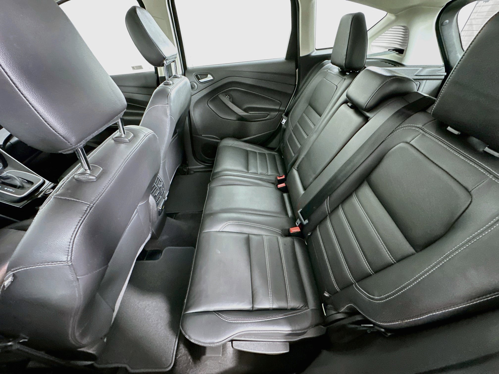 Used 2018 Ford C-MAX Titanium w/ Equipment Group 301A FWD image 29
