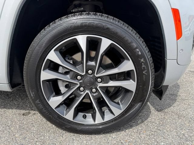 Used 2023 Jeep Grand Cherokee Overland w/ Advanced Protech Group III AWD/4WD image 53