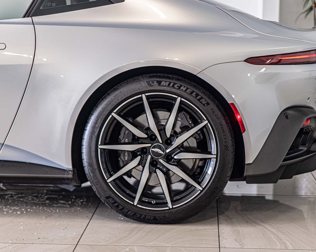 Used 2020 Aston Martin V8 Vantage Coupe RWD image 7