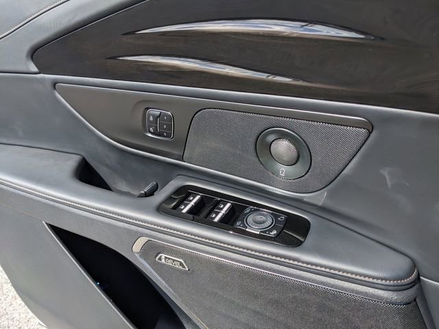 Used 2025 Lincoln Nautilus Reserve w/ Jet Appearance Package image 20