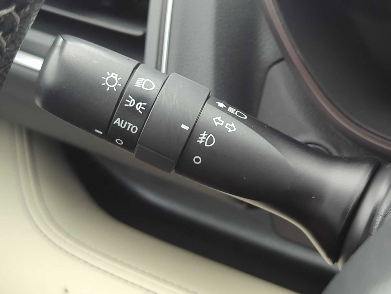 Used 2022 Subaru Ascent Limited w/ Technology Package image 28