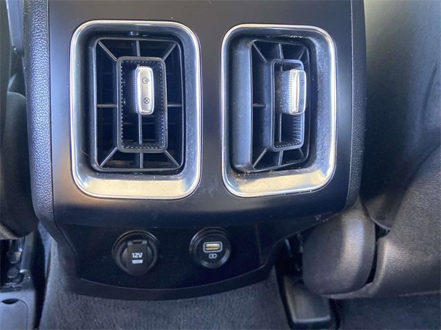 Used 2022 Kia Sorento S w/ Panoramic Sunroof Package image 13