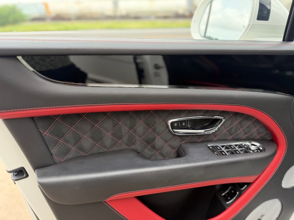 Used 2021 Bentley Bentayga Speed AWD/4WD image 39