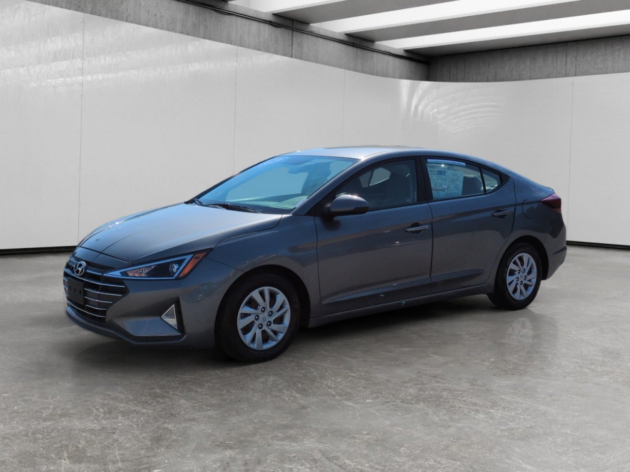 Used 2019 Hyundai Elantra SE FWD image 3