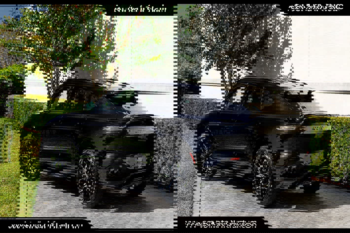 Used 2025 Aston Martin DBX 707 image 2