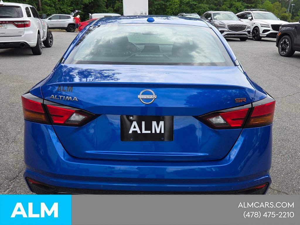 Used 2025 Nissan Altima 2.5 SR FWD image 13