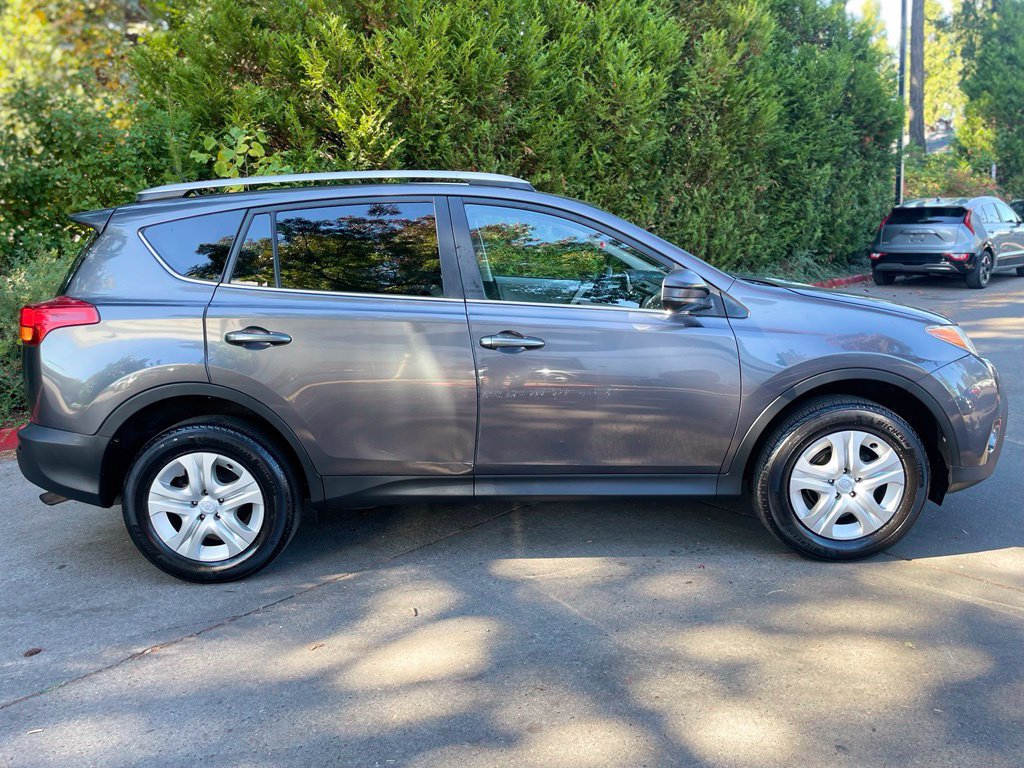 Used 2013 Toyota RAV4 LE AWD/4WD image 3