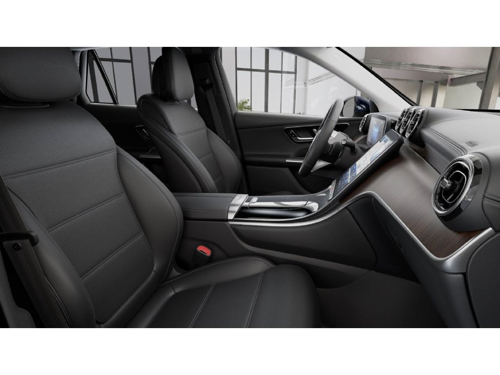 Used 2023 Mercedes-Benz GLC 300 4MATIC image 4