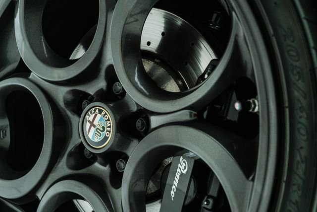 Used 2015 Alfa Romeo 4C Coupe w/ Leather Interior Group image 20