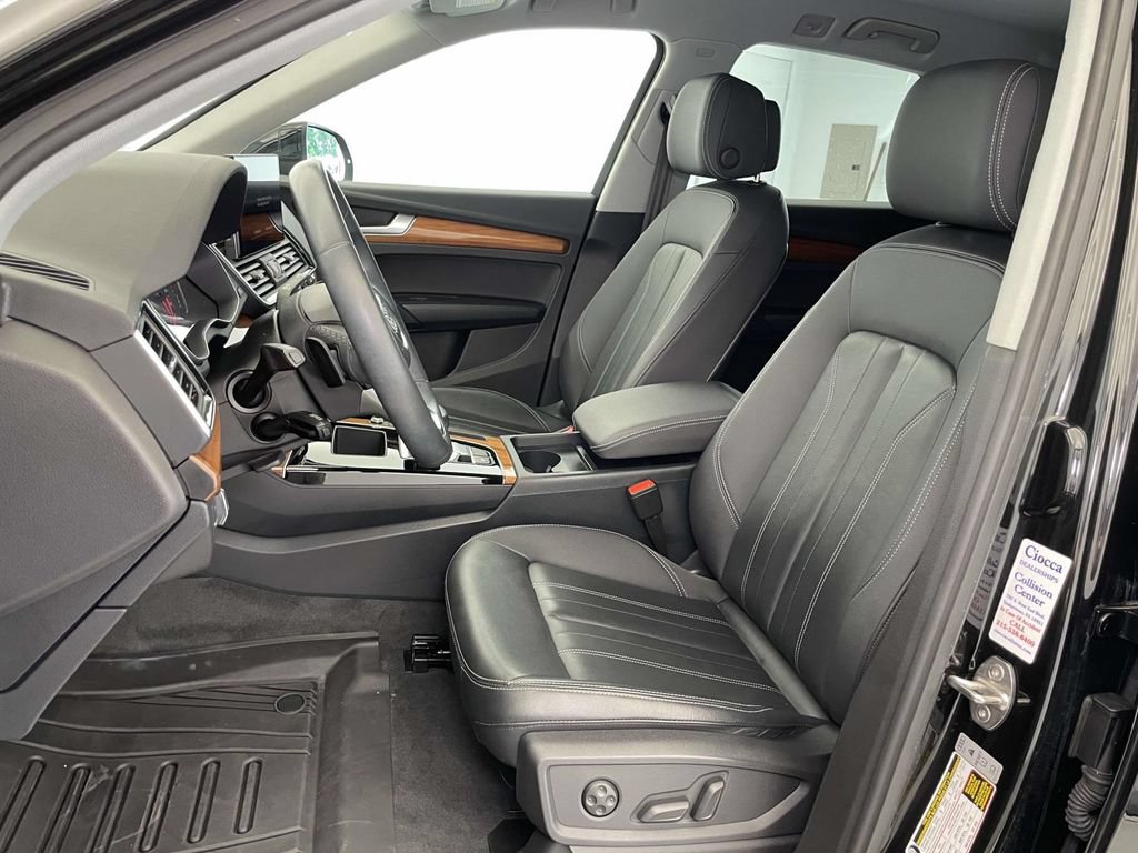 Used 2023 Audi Q5 2.0T Premium w/ Convenience Package AWD/4WD image 5
