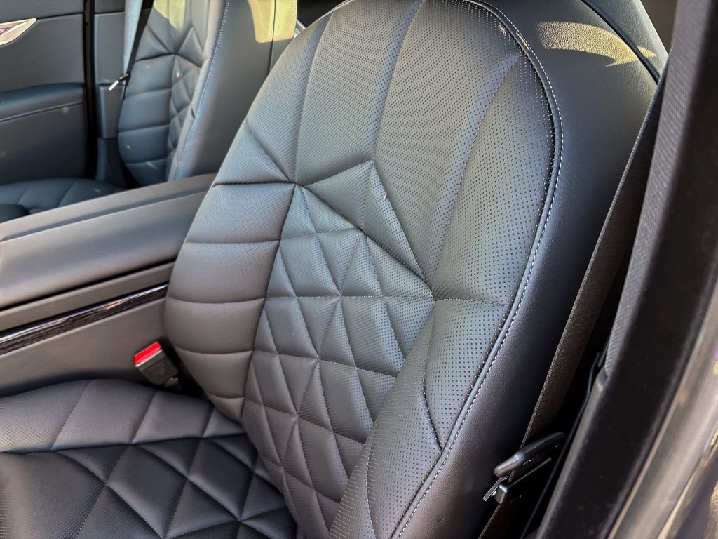 New 2026 BMW 740i xDrive w/ Premium Package image 15